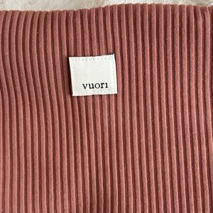 Vuori leggings small. Ribbed waistband.